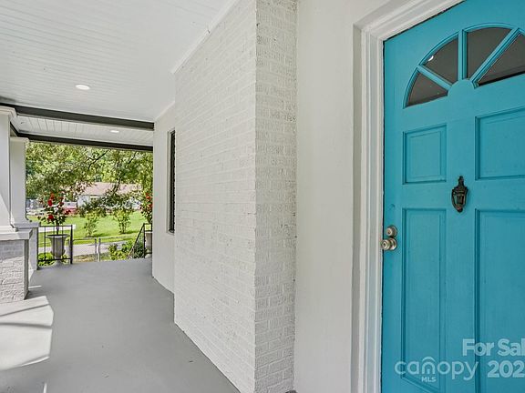 5th image of 301 E Lee Ave