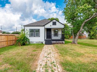 727 Park Dr, La Porte, TX 77571