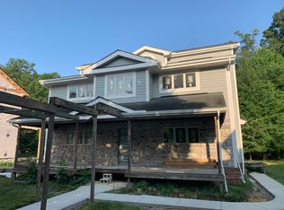 546 Red Oak Ln, Bay Village, OH