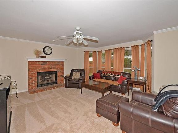 5th image of 7307 Summer Manor Dr