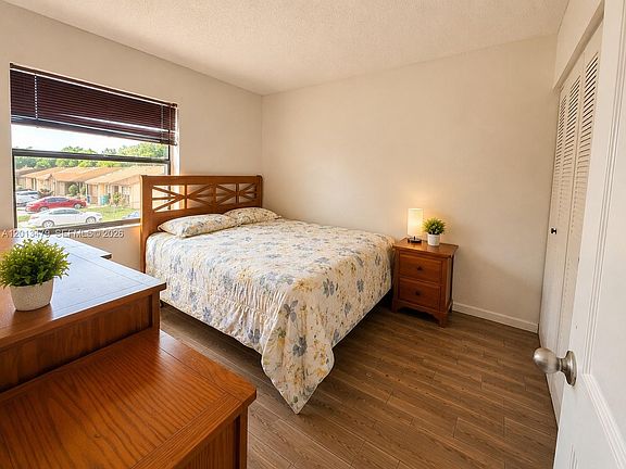 3rd image of 3199 Foxcroft Rd APT 215