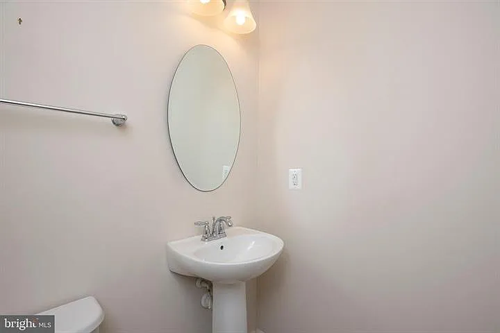 710 S Macon St — Photo 10