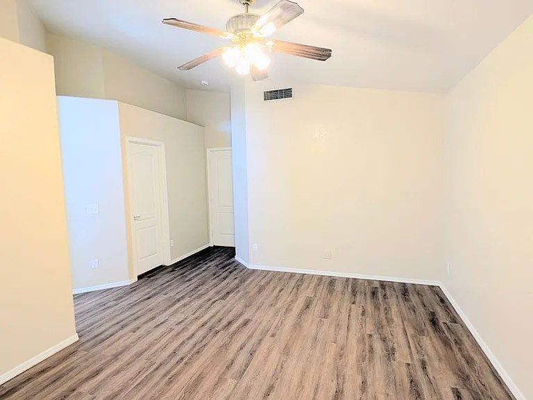 116 W Del Rio St — Photo 16
