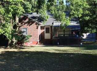 633 E Macada Rd, Bethlehem, PA 18017