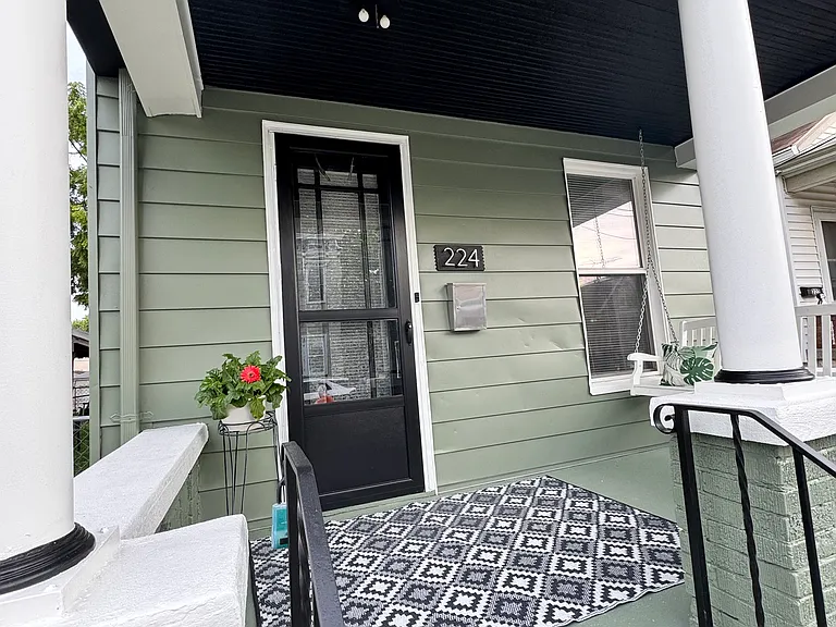 224 Walnut St — Photo 1
