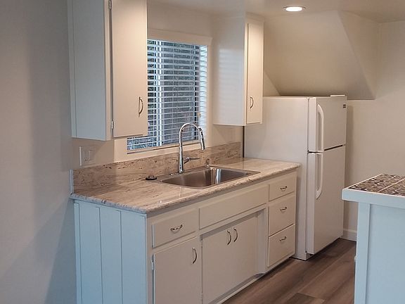 2nd image of 655 2nd St #D1
