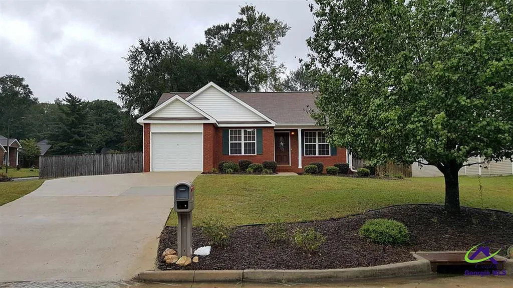 3 bed, 2.0 bath, 1331 sqft, $1,700 — Photo 1