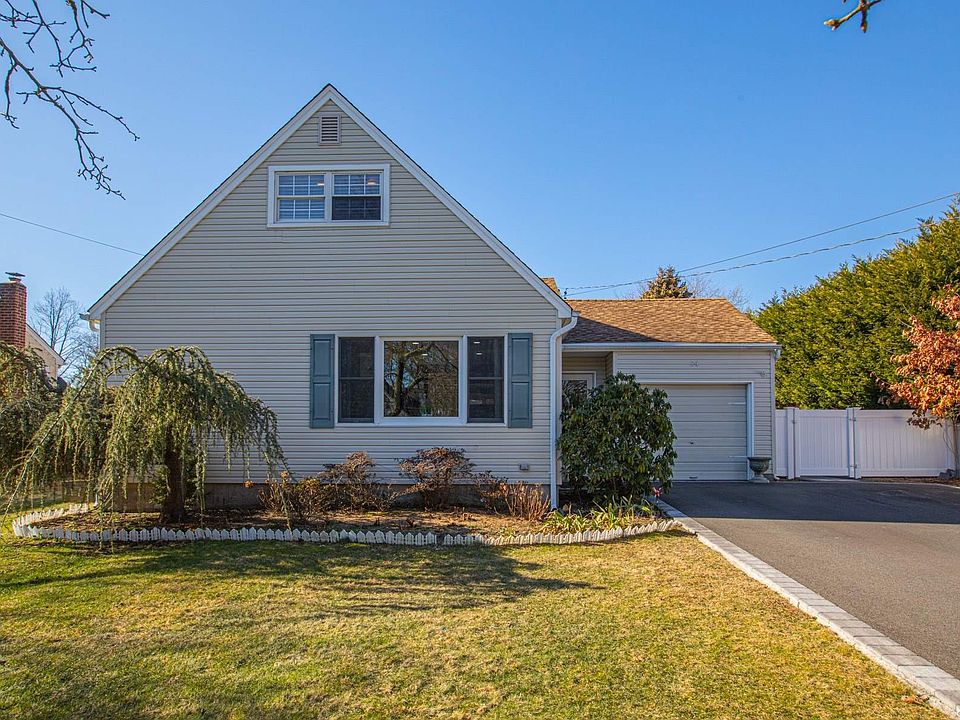 24 Forrest Place, Amityville, NY 11701 Zillow