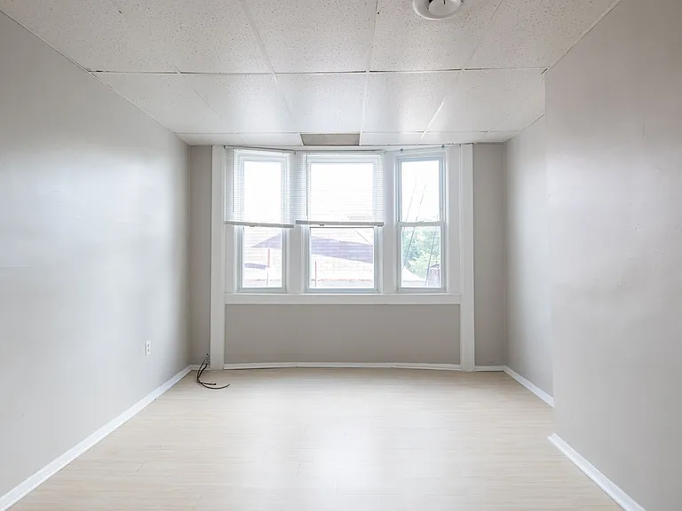 1500 Fallowfield Ave — Photo 6