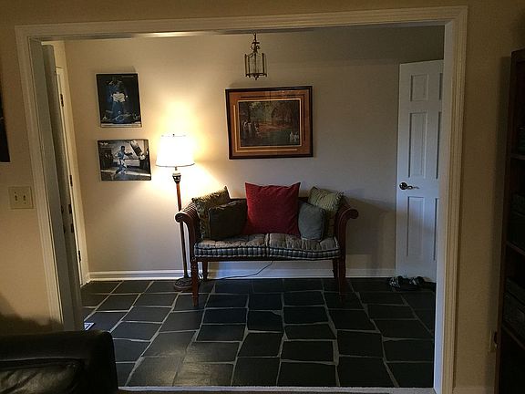 2nd image of 2072 Rainbow Dr