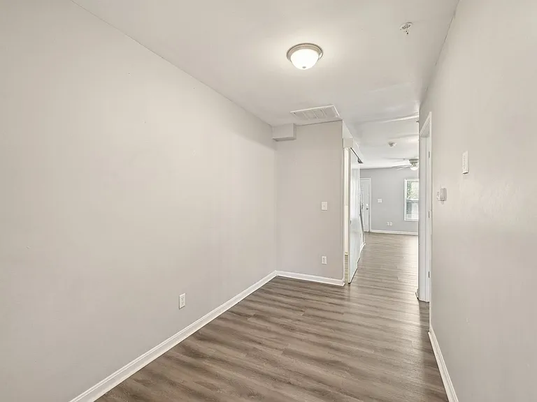 Village Court Apartments — Photo 25