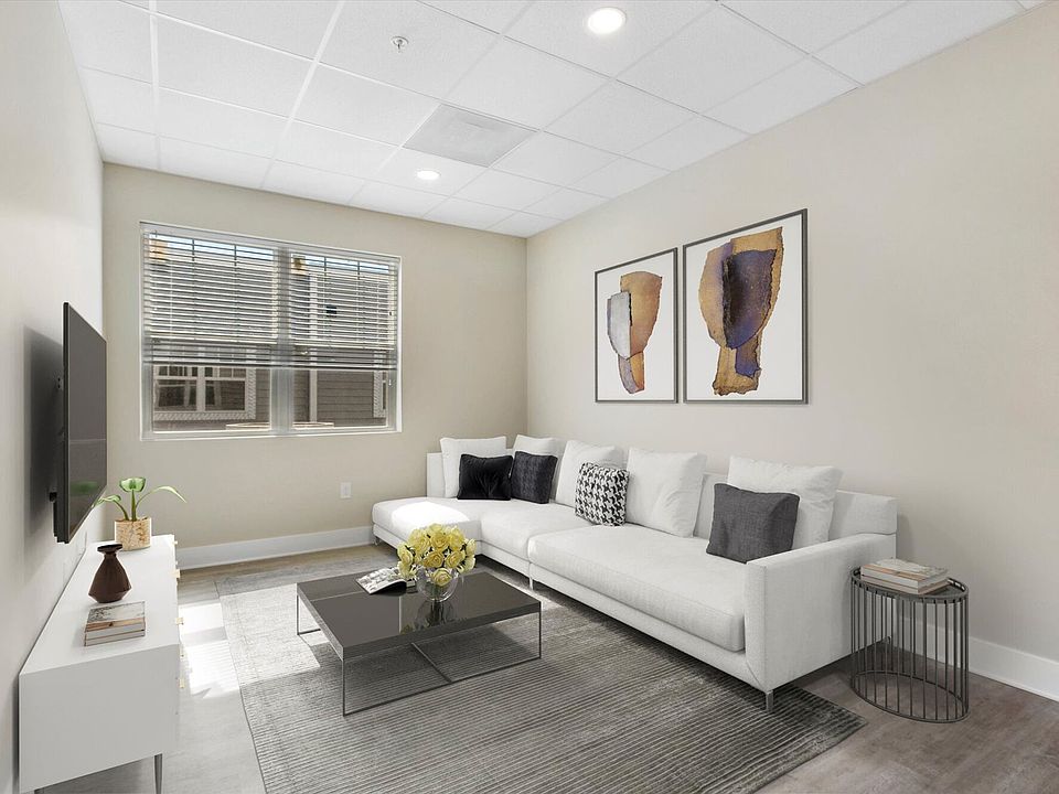 1 BR Livingroom