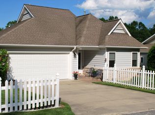 159 Ashefield Ct, Hendersonville, NC 28791