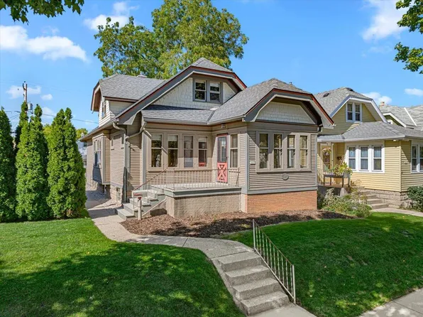 1627 S 56th STREET, West Allis, WI 53214
