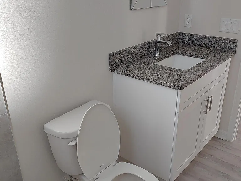2082 Paragon Cir W — Photo 14