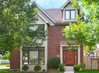 953 Barnard College Ln, Saint Louis, MO 63130