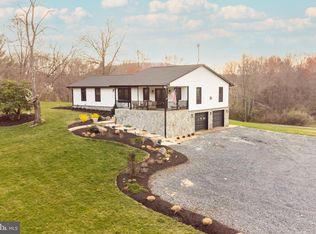 9481 Walsingham Ln, Marshall, VA 20115