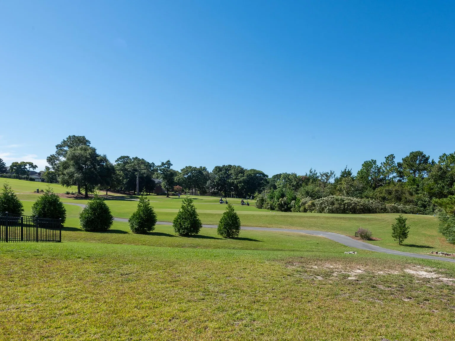4 bed, 2746 sqft, $3,400 — Photo 3