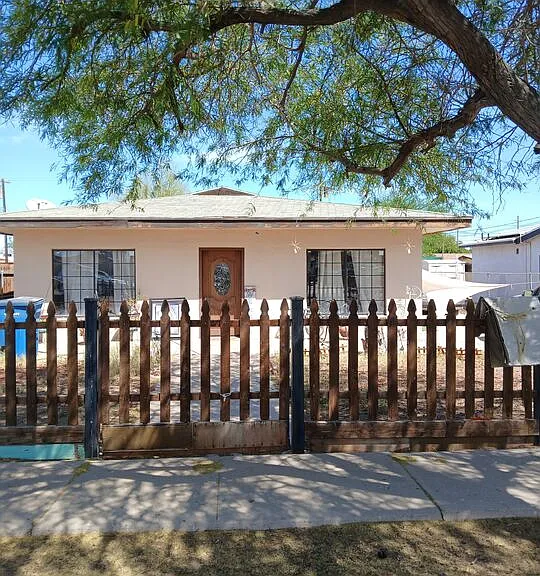 442 E Brighton Ave — Photo 2
