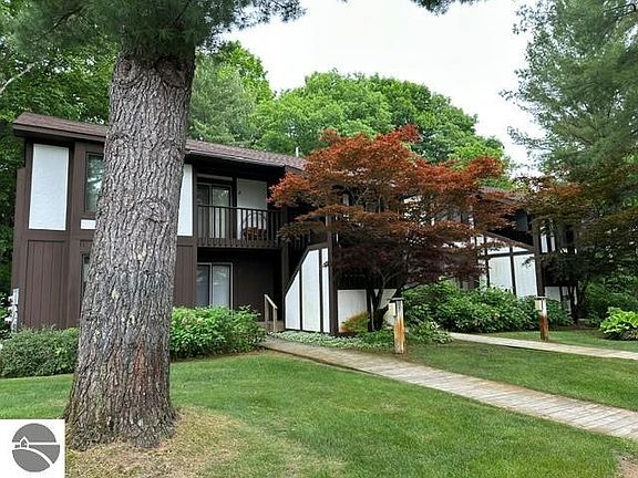 2nd image of 6845 Pinebrook Dr Unit 16