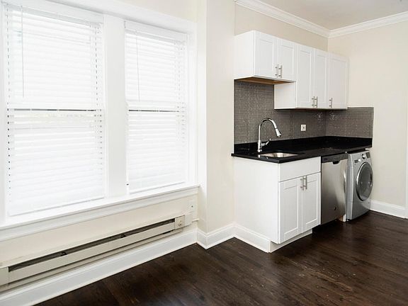4th image of 3815-23 N Greenview Ave #3819.5-1W