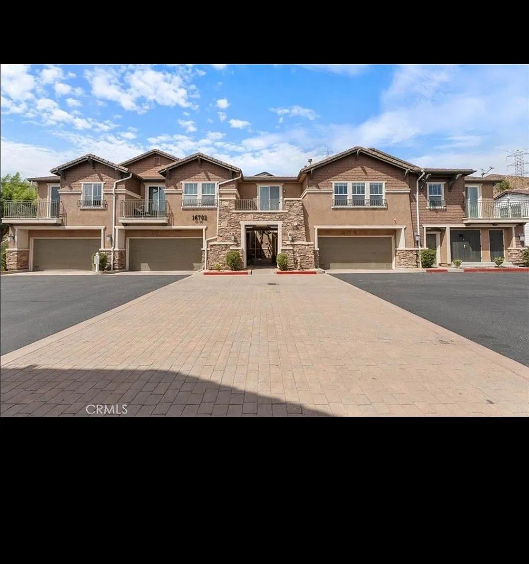 2 bed, 1061 sqft, $3,750 — Photo 1