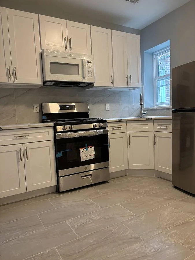 425 S 43rd St — Photo 2