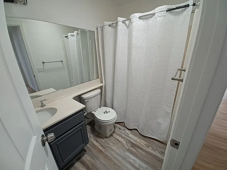 Hildale Cir — Photo 13