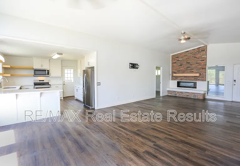 42 Hope Dr — Photo 7