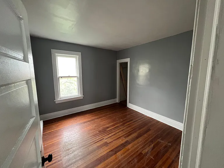4 Bartlett St #2 — Photo 1
