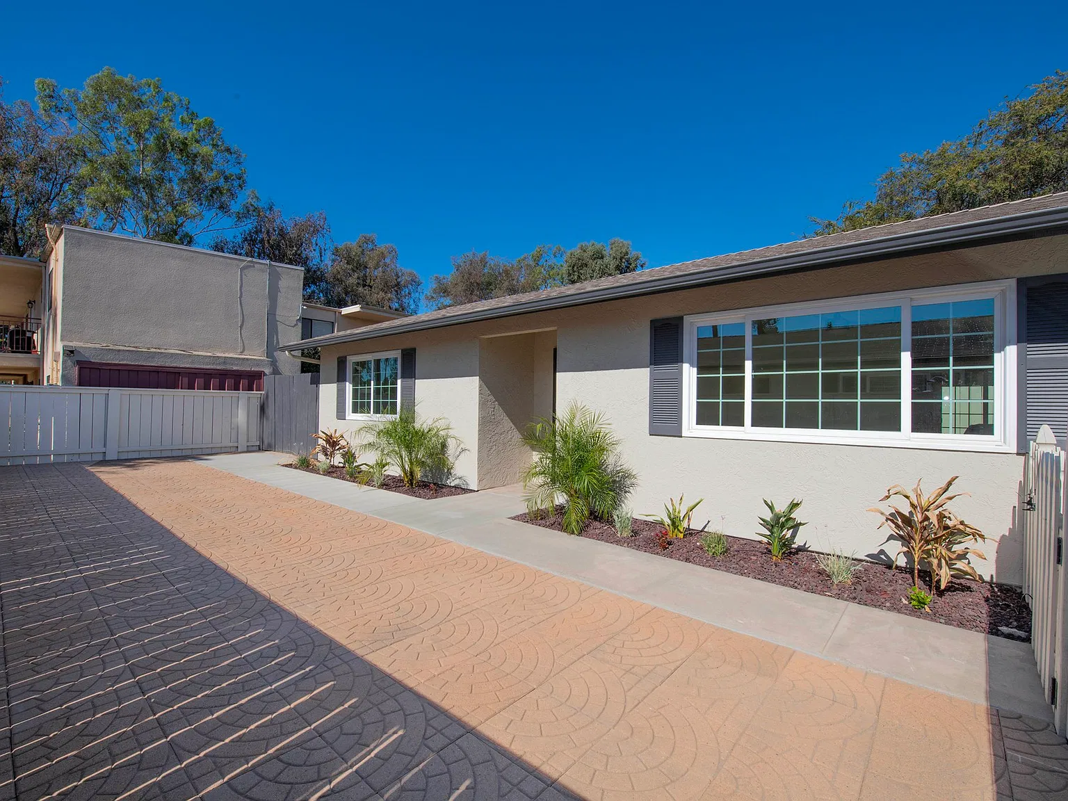 2 bed, 1000 sqft, $3,000 — Photo 3
