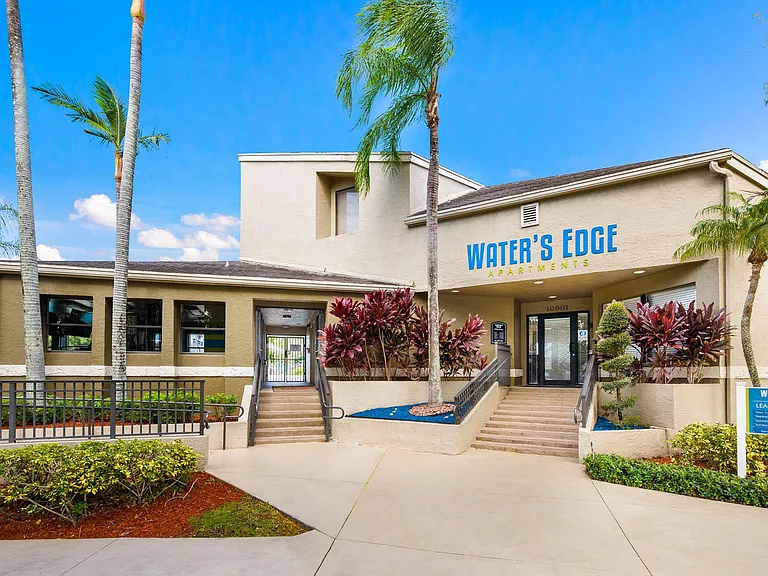 Water's Edge Apartments — Photo 15