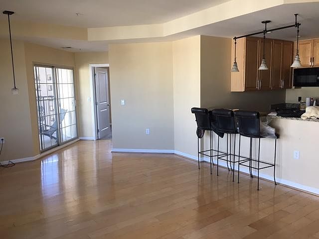 1st image of 925 N Lincoln St #12B-S