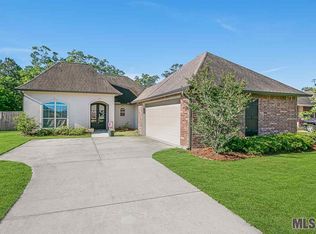 8670 Sandpiper St, Denham Springs, LA 70706