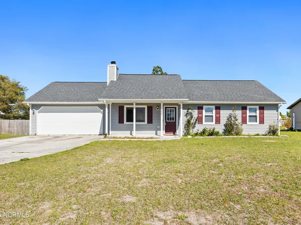 205 Foxtrace Lane, Hubert, NC 28539