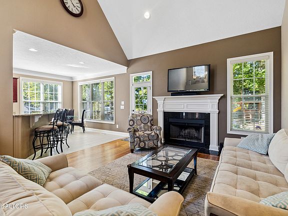2nd image of 8841 Ebenezer Oaks Ln