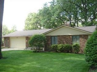 8210 Valleywood Ln, Portage, MI 49024