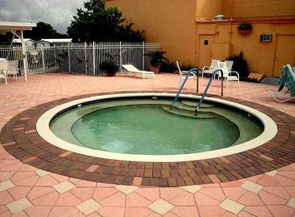 4th image of 8641 NW 10th Ct #B143