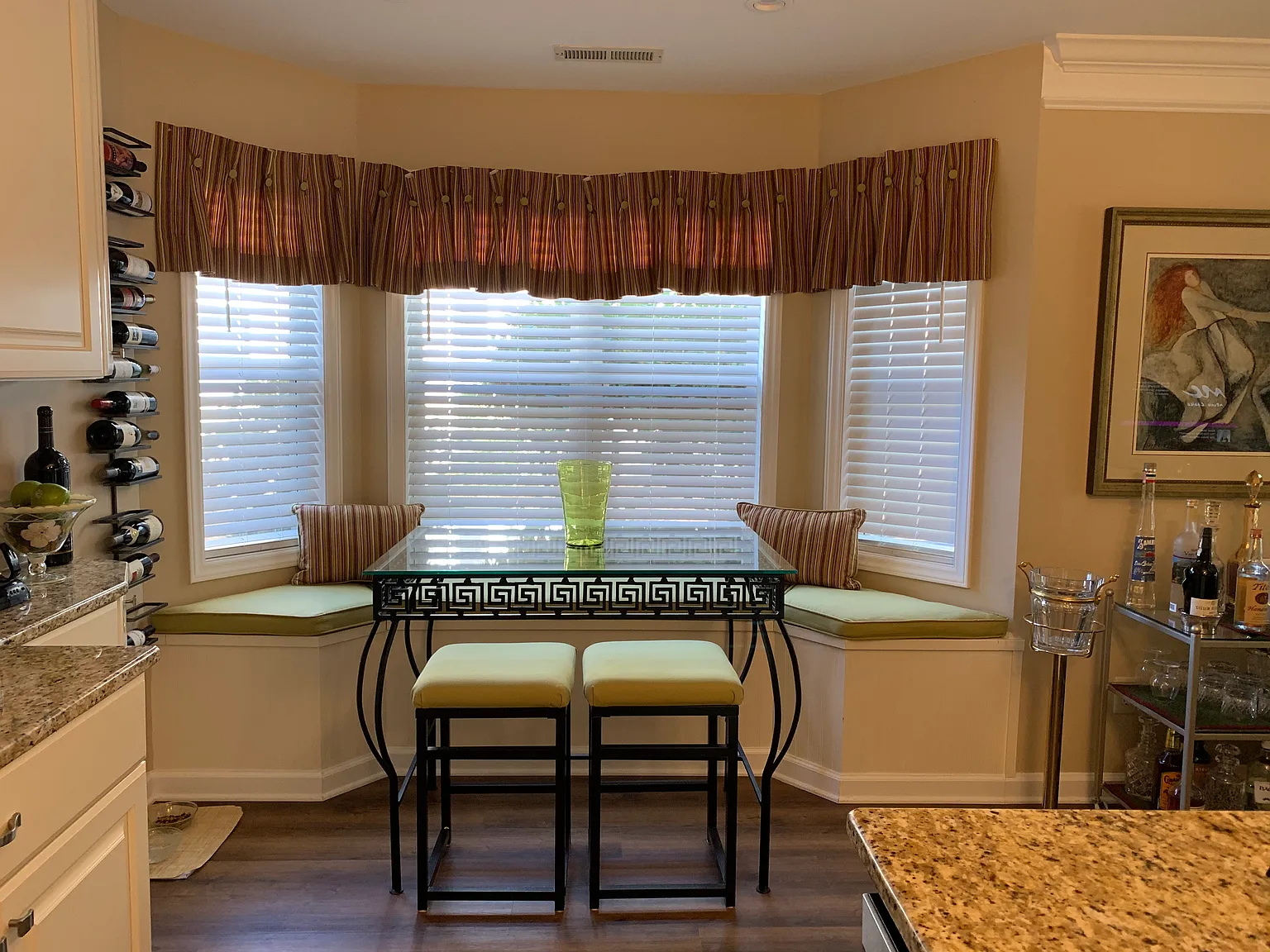 2 bed, 1084 sqft, $2,400 — Photo 3