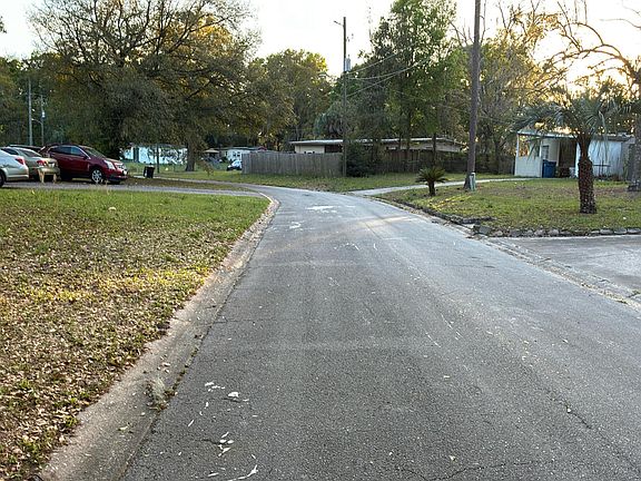 5th image of 1551 Domas Dr