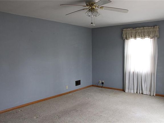 5th image of 277 Hillcrest Ct