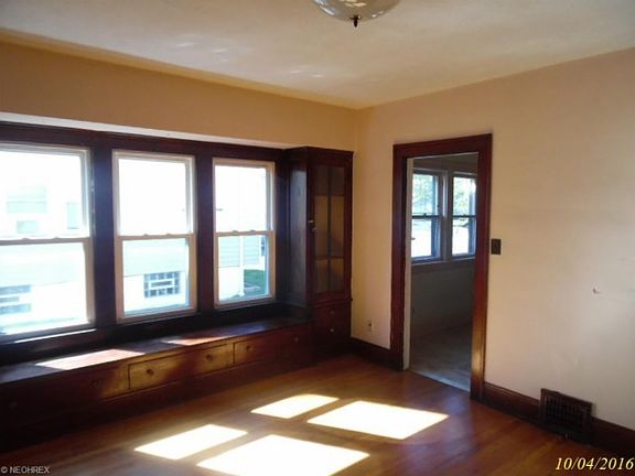 5th image of 2048 Carabel Ave