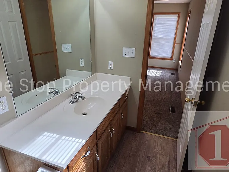 16002 Harold Dr — Photo 28