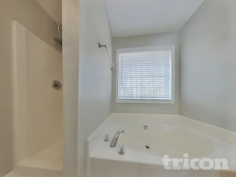 542 Meadow Spring Dr — Photo 9