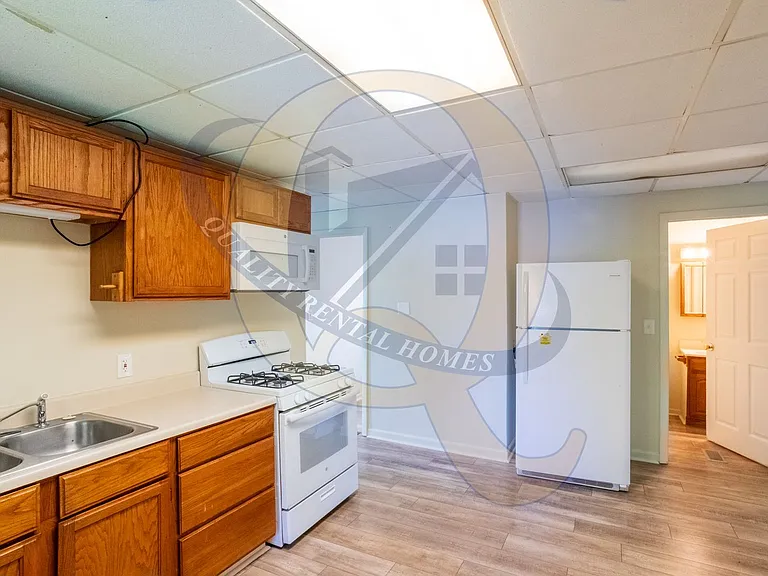 2145 E McLean Ave — Photo 8