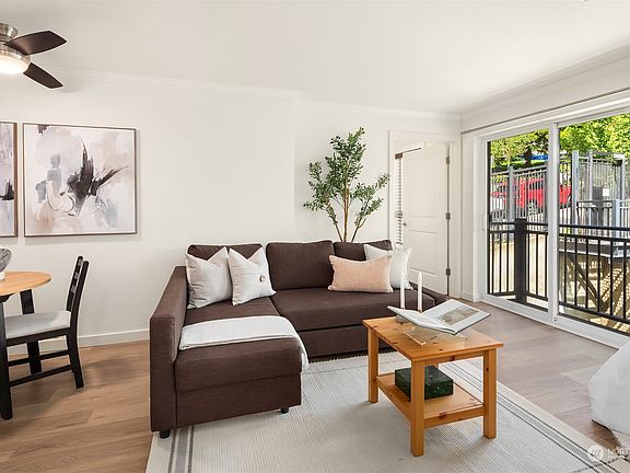 4th image of 108 5th Avenue S #620