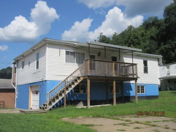 346 Pike St, New Martinsville, WV 26155