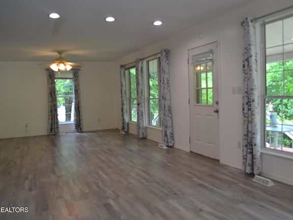 4th image of 1505 Add Stafford Rd