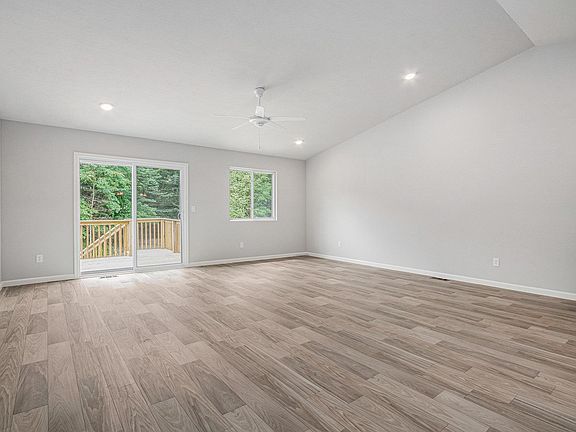 4th image of 3211 Falling Oak Dr