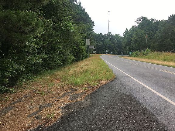 4th image of 798 White Oak Dr